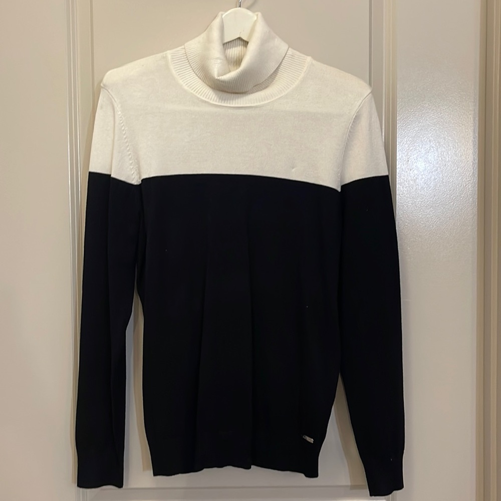NWT Calvin Klein turtleneck sweater